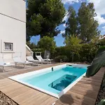 Water Run Villa *